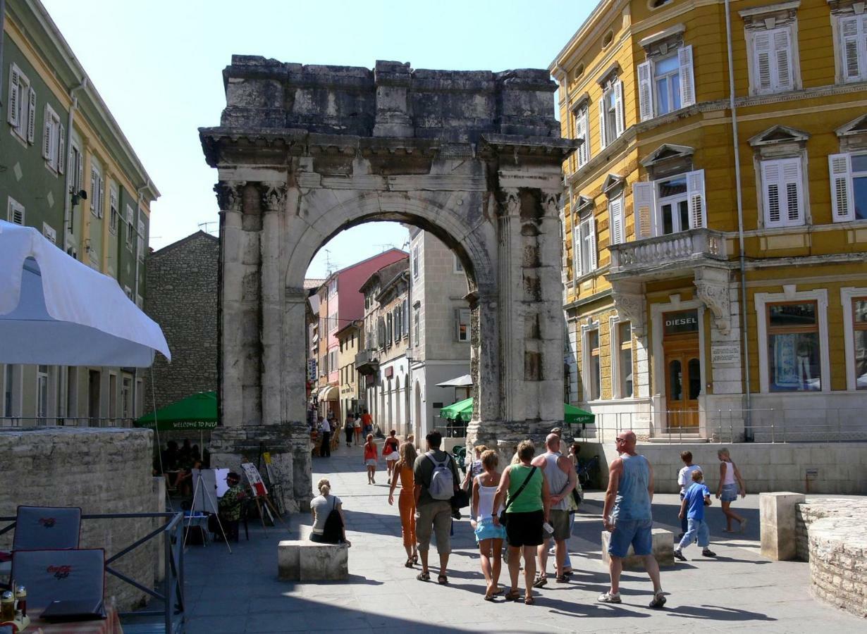 Апартаменти Centar Old Town, With Free Private Parking Пула Екстер'єр фото